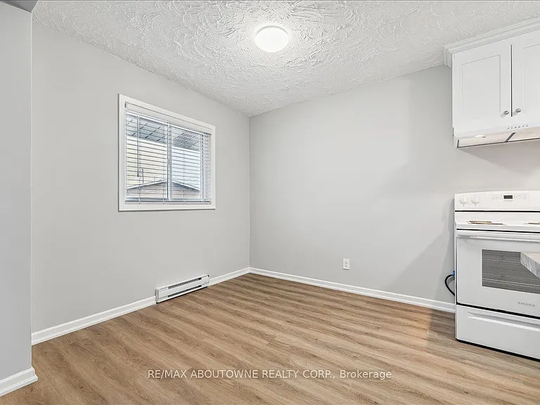 2350 Queensway Dr #3 — Photo 10