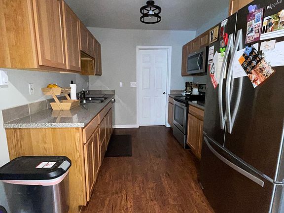 2nd image of 519 W 10th St