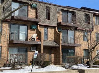 615 N Briar Hill Ln APT 5, Addison, IL 60101