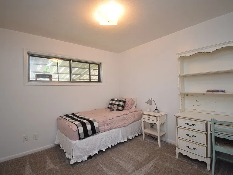 3382 Monroe Blvd — Photo 12