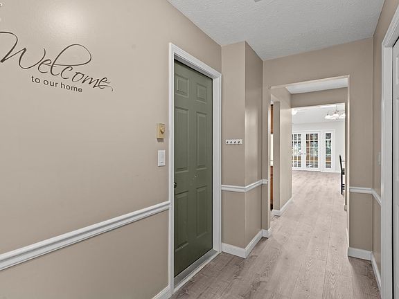 3rd image of 312 Lisa Ann Dr