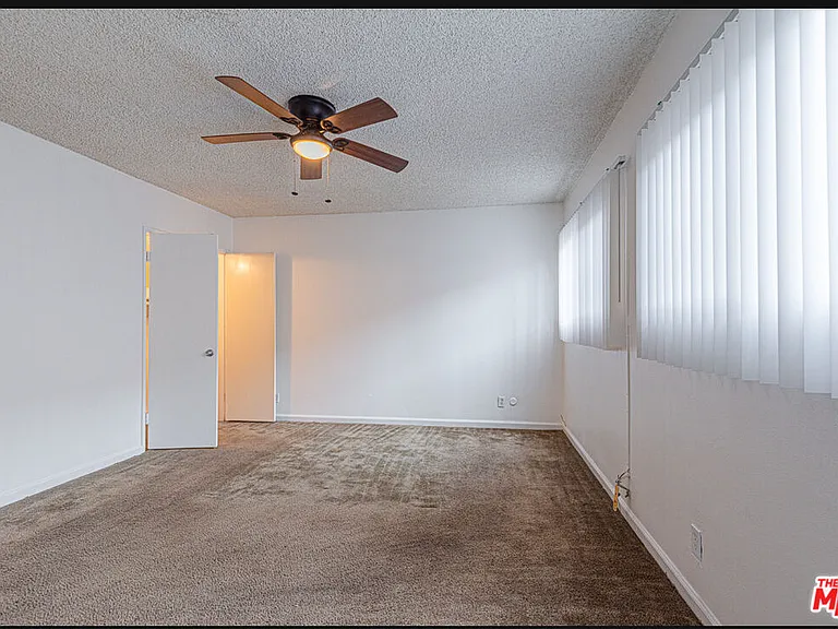 3458 W 67th St #1 — Photo 11