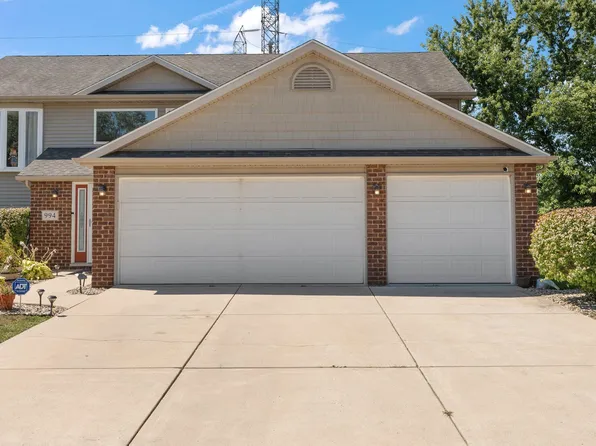 994 Ian Dr, Hobart, IN 46342