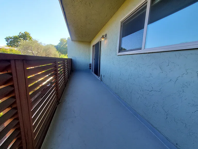 Manzanita Apartments — Photo 23