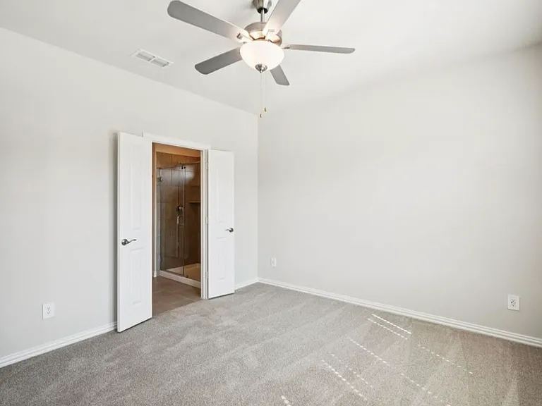 808 Leavenworth Dr — Photo 14