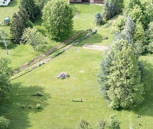 2nd image of 102 Country Pl
