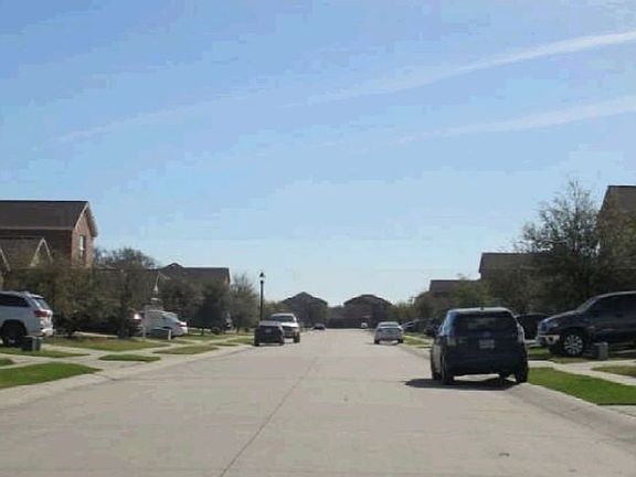 Exterior Neighborhood (street photo)