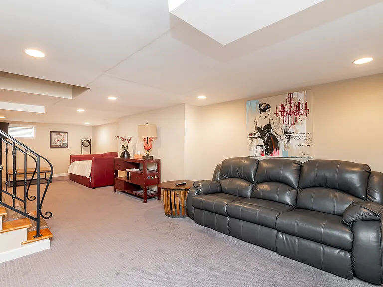 2223 Strathmoor Blvd #FURNISHED — Photo 21