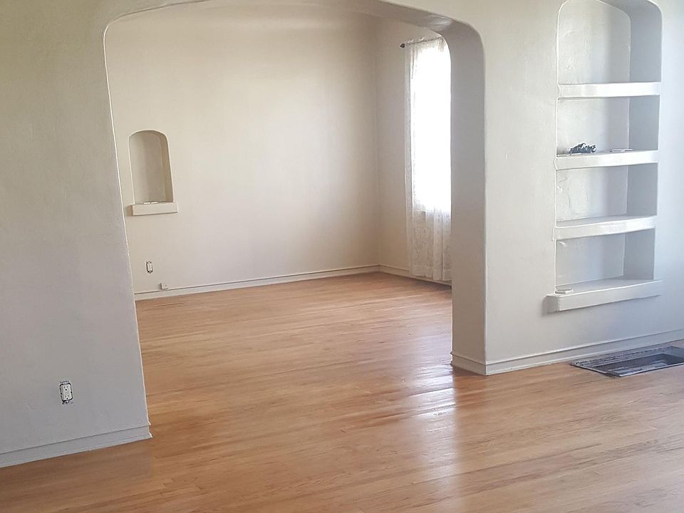 living room looking into dining room