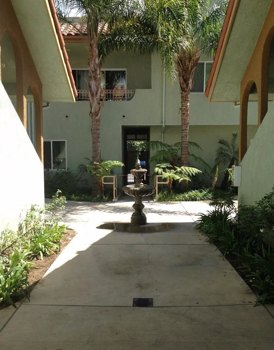 3 bed, 1450 sqft, $3,300 — Photo 3