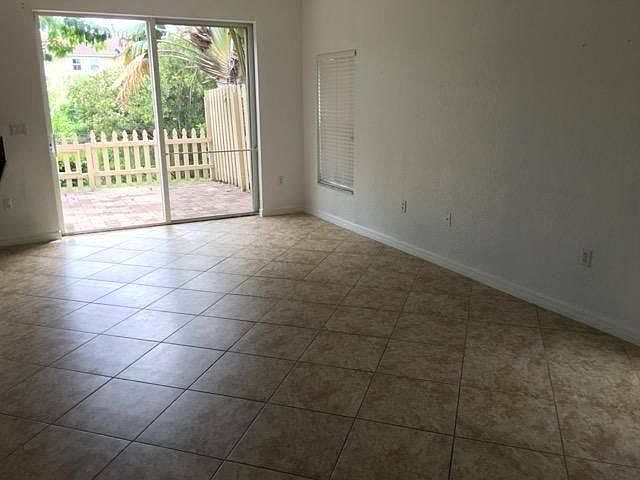 1st image of 174 Lake Monterey Cir