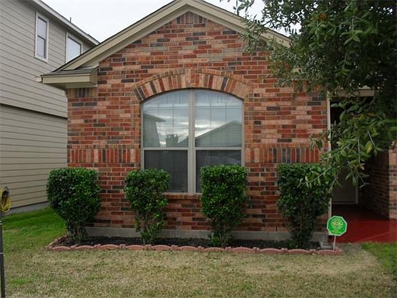 2nd image of 2040 Cambria Dr