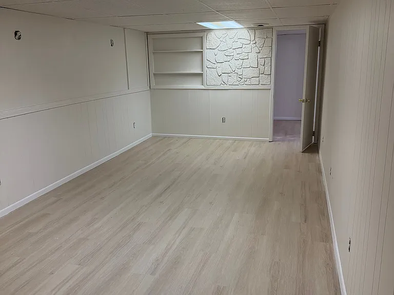 8305 Morganford Rd — Photo 11