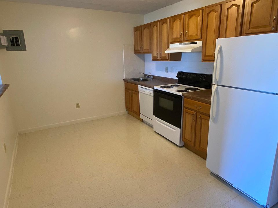 1st image of 182 Quincy Ave APT 32