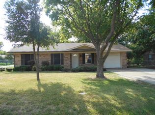 401 Cox St, Wills Point, TX 75169