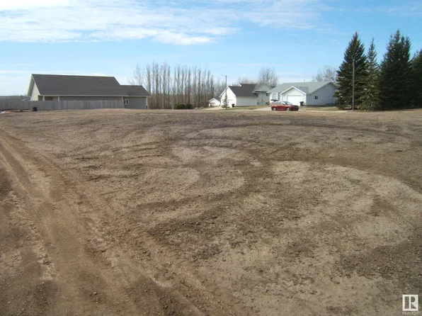 5208 54th St #5206, Two Hills, AB T0B 4K0