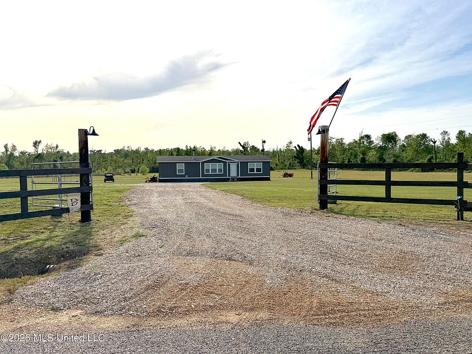 1st image of 72 Summers Magee Rd