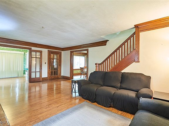 4th image of 741 Hillsdale Ave