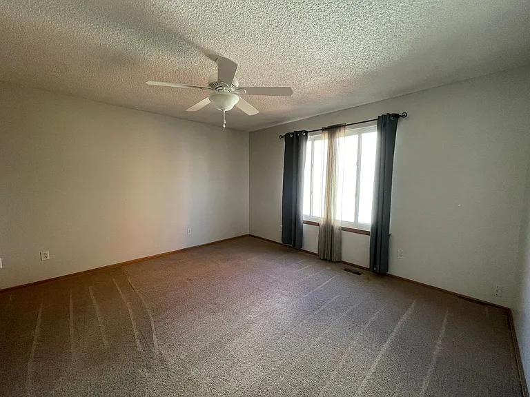 1031 Mercury Dr — Photo 12