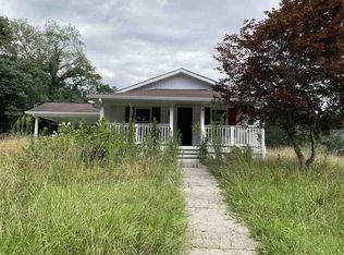 407 Maple St, Harriman, TN 37748