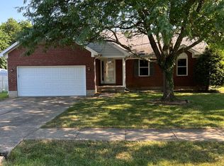 8407 Silver Fox Rd, Louisville, KY 40291