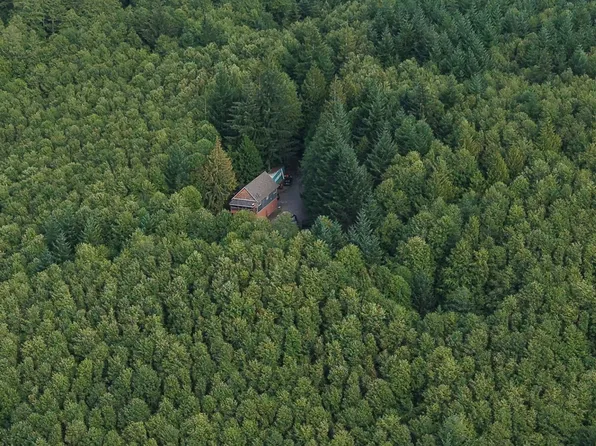 70407 Schumacher Rd, Rainier, OR 97048