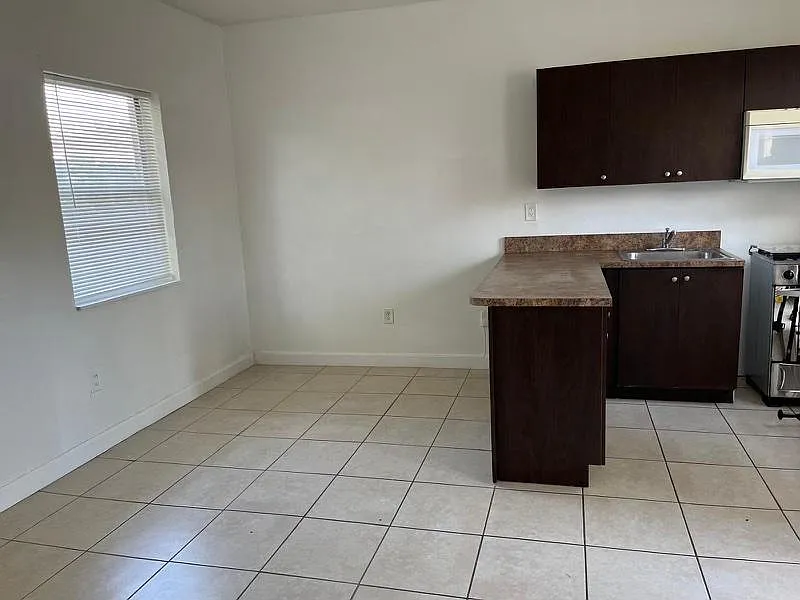 Studio, 500 sqft, $1,300 — Photo 4