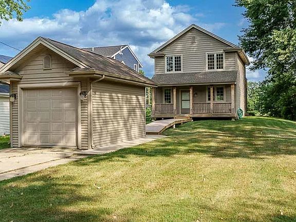 2nd image of 11101 Edgemere Ter