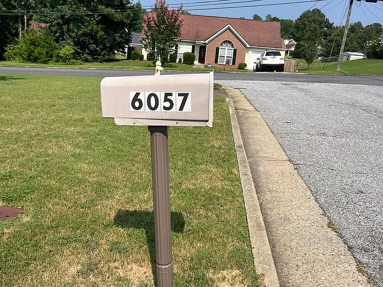 6057 Buxton Dr — Photo 34