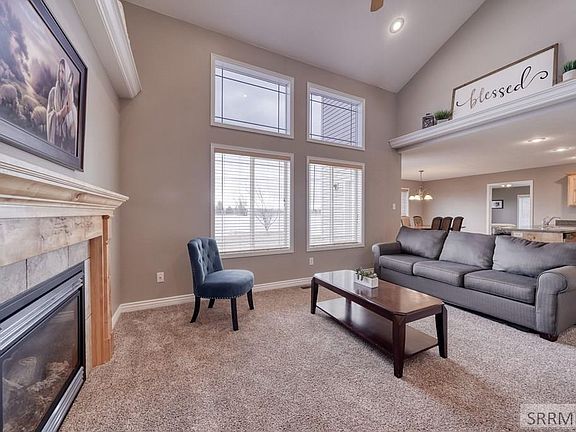 5th image of 1334 Clarence Dr