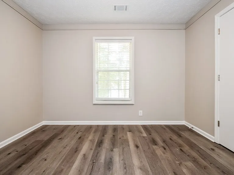 5406 Cindy Ln SE — Photo 12