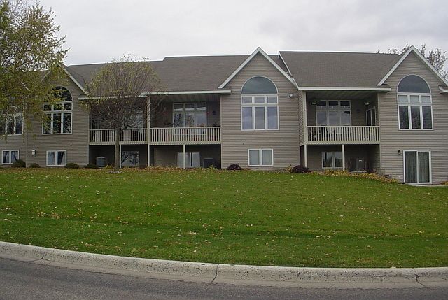 1st image of 1512 Clear Lake Dr