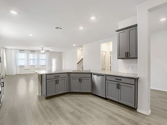 5th image of 6325 Windsor Ln