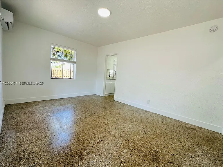 417 SE 14th Ct #4 — Photo 8