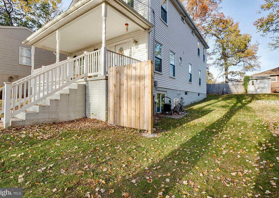 1st image of 1303 Broadview Blvd N