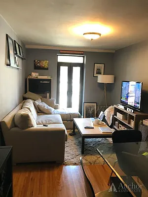 Rented by Anchor Associates | media 11