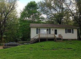 7139 Lake Rd, Hopedale, IL 61747