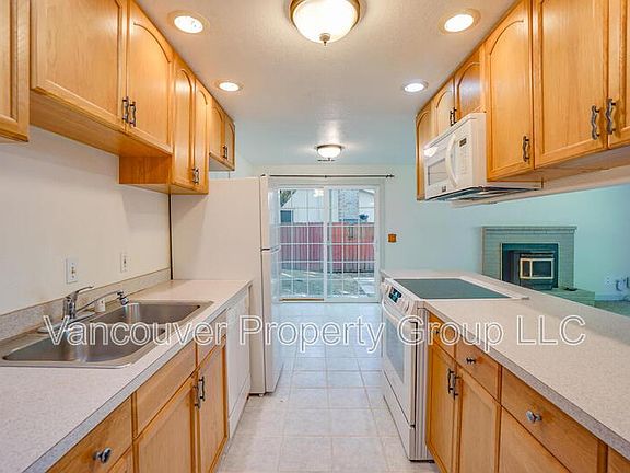 4th image of 7104 Louisiana Dr