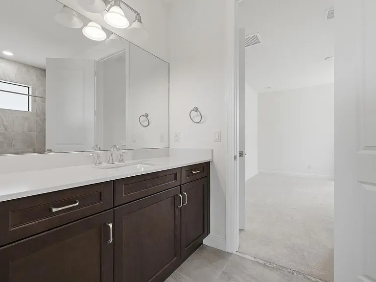 11760 Bayview Cir — Photo 38