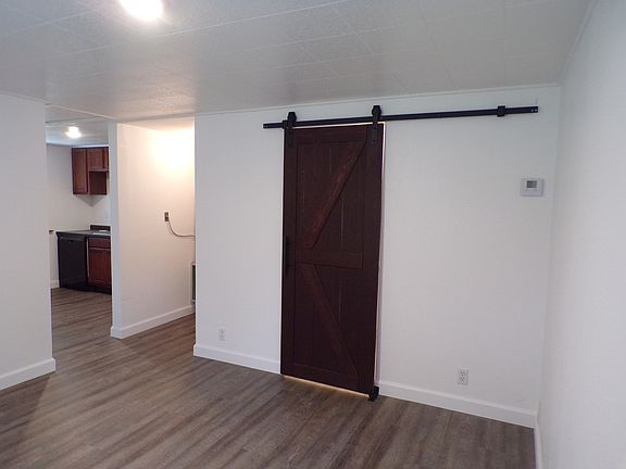 3rd image of 810 Ruskin Ave