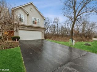 2909 Cobblestone Dr, Prairie Grove, IL 60012