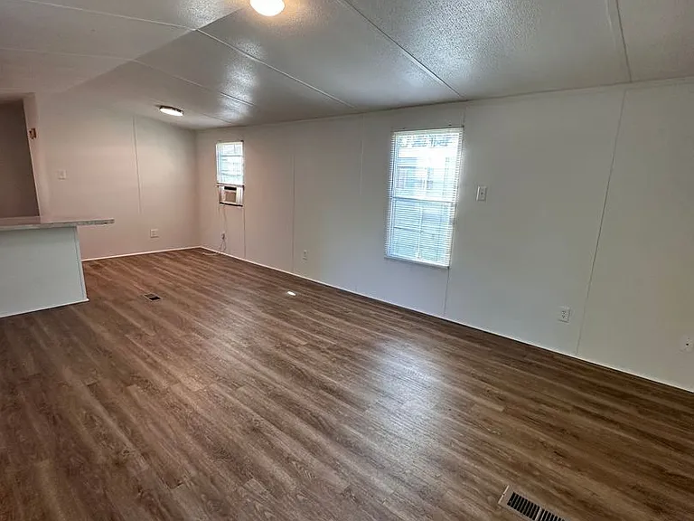118 Matthias Briggs Dr — Photo 2