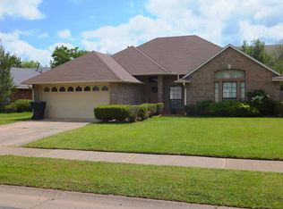 2216 Middle Creek Blvd, Bossier City, LA 71111