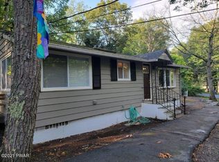 127 Walnut St, Dingmans Ferry, PA 18328