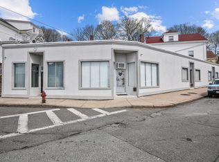 1792 Pleasant St, Fall River, MA 02723