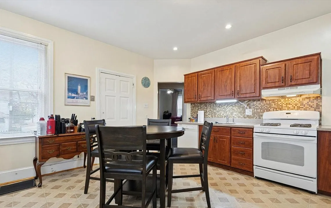 Building Photo - 27 S Merion Ave #1