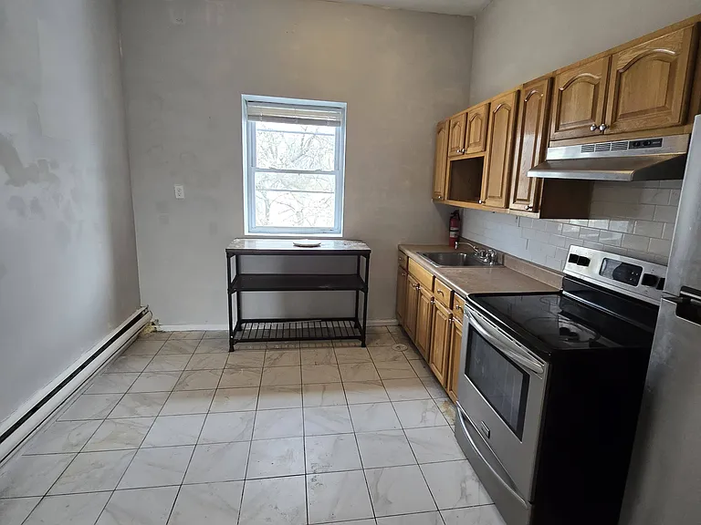366 Forrest St #4 — Photo 2
