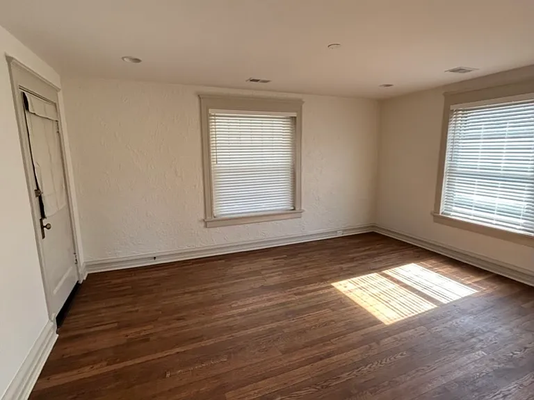 526 Holmes St #2S — Photo 9