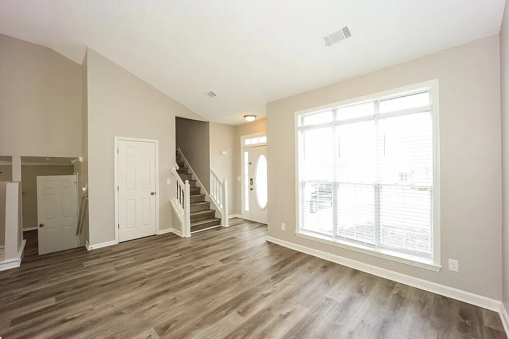 3 bed, 2.5 bath, 1580 sqft, $2,015 — Photo 4
