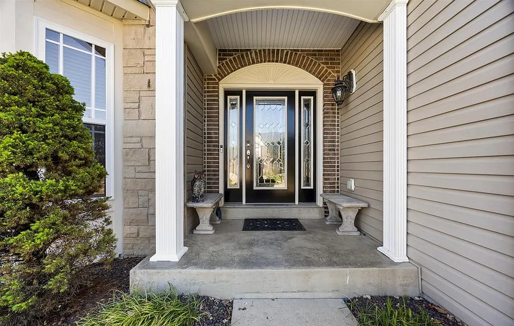 4 bed, 3.5 bath, 3939 sqft, $3,750 — Photo 4